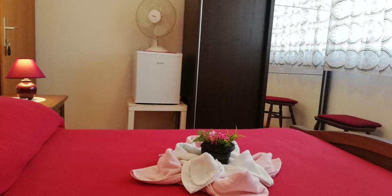 Apartments&Rooms Miro Sea View - Near Beach Sumartin Exterior photo