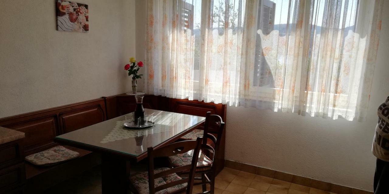 Apartments&Rooms Miro Sea View - Near Beach Sumartin Exterior photo